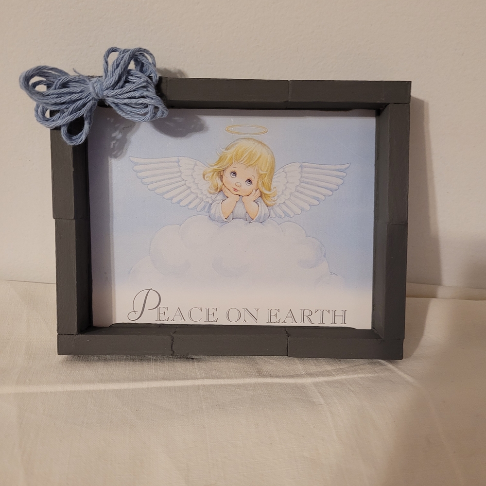 Angel Shelf Sitter
